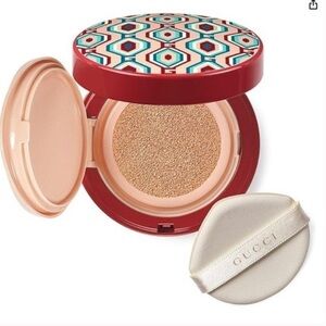 Gucci 02 fair neutral Limited-Edition Cushion De Beauté SPF Foundation